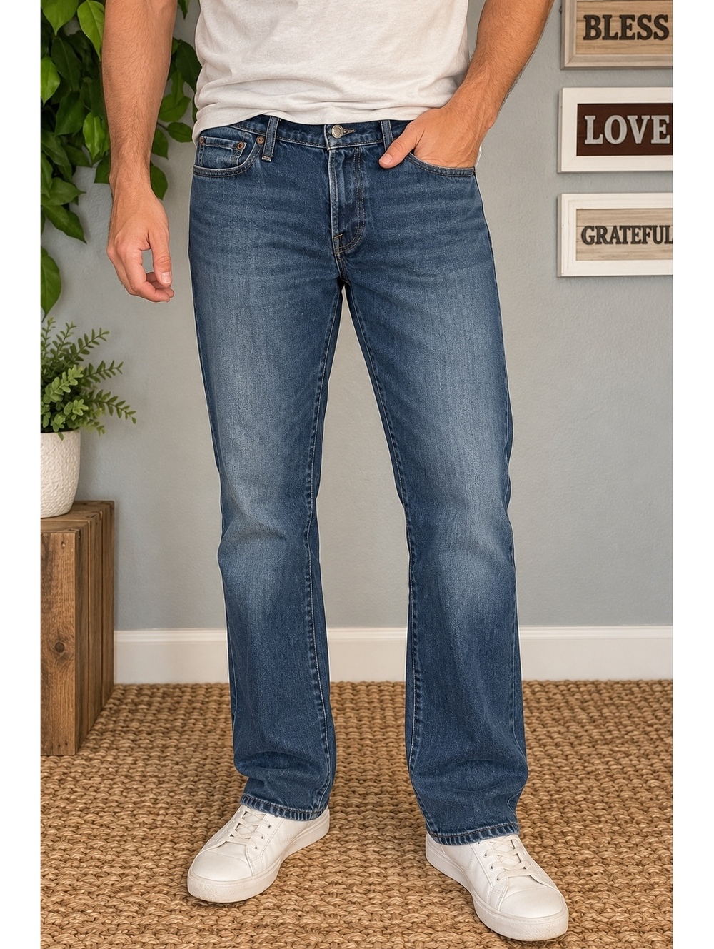 Menβs Straight Leg Jeans Abercrombie & Fitch Medium Wash 34x32 Distressed